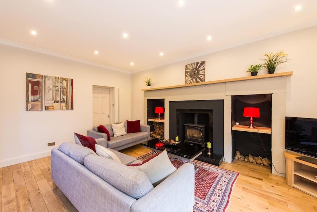 Self Catering , City Centre Apartment With Parking Edynburg Zewnętrze zdjęcie
