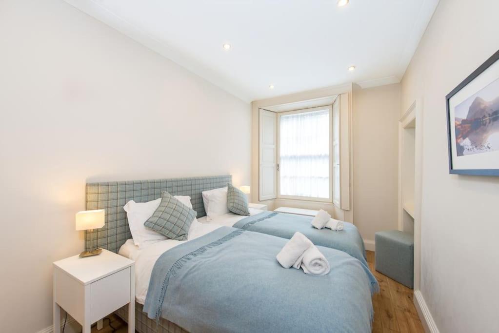 Self Catering , City Centre Apartment With Parking Edynburg Zewnętrze zdjęcie