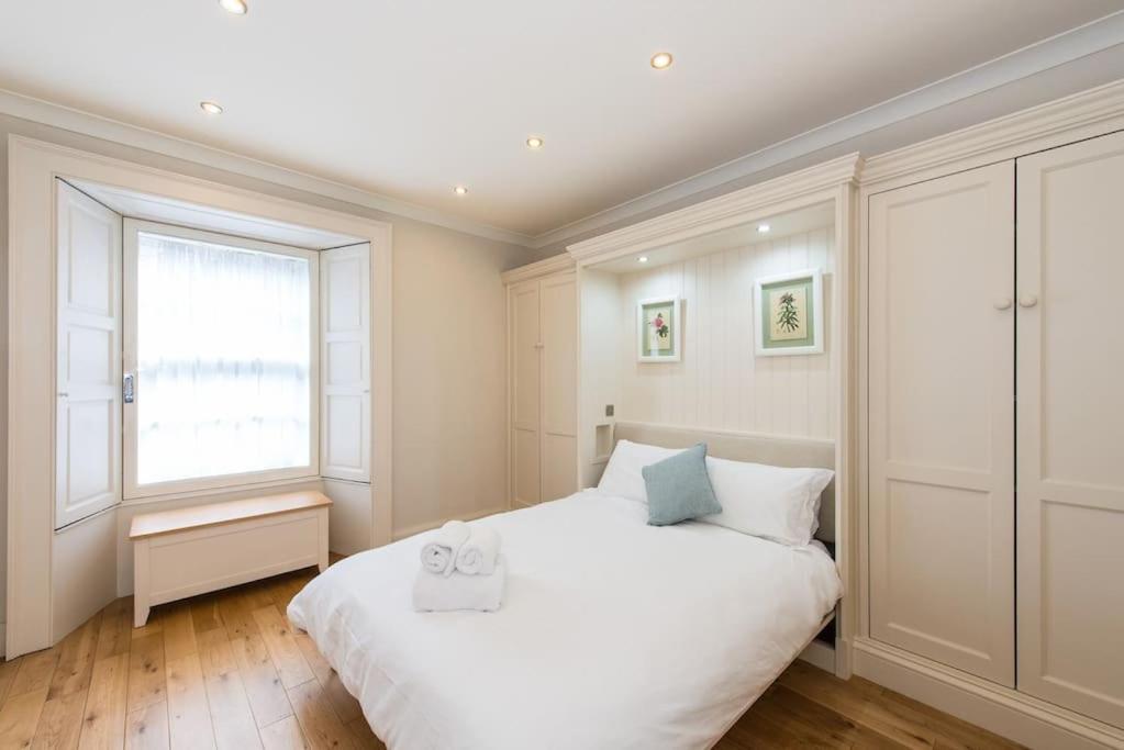 Self Catering , City Centre Apartment With Parking Edynburg Zewnętrze zdjęcie