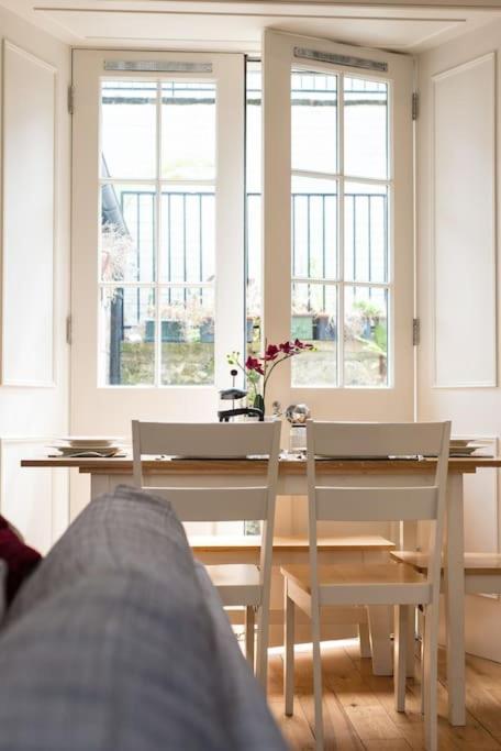 Self Catering , City Centre Apartment With Parking Edynburg Zewnętrze zdjęcie